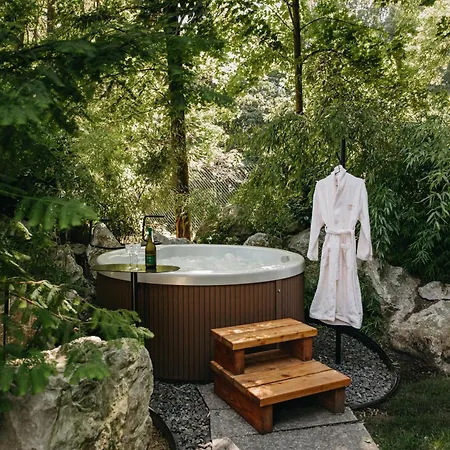 Apartmán Zoska Park Eden *