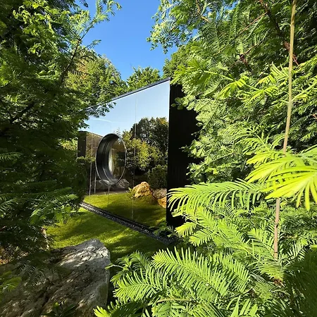 Zoska Park Eden Apartman *